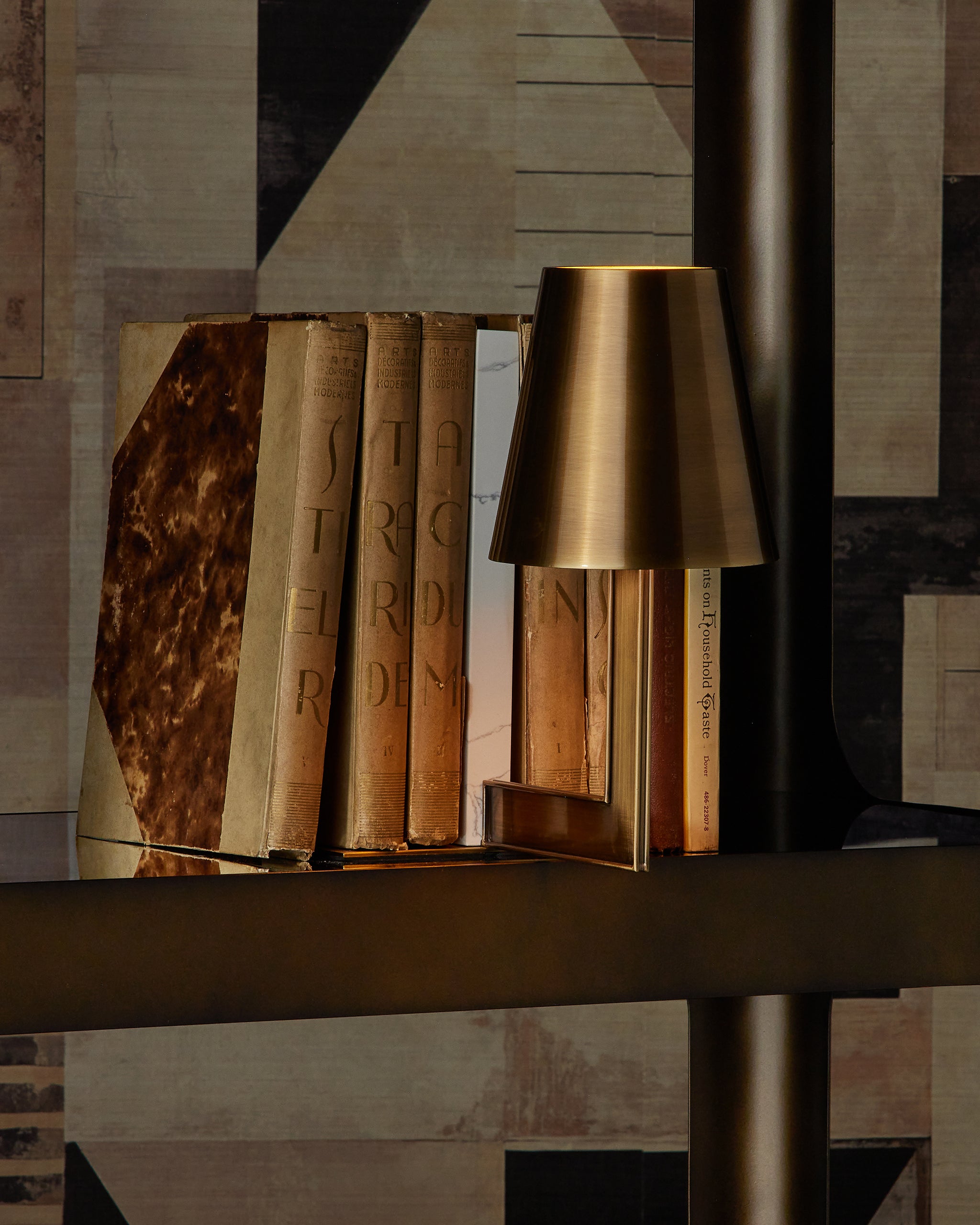 Currey & Company Pilote Cordless Table Lamp