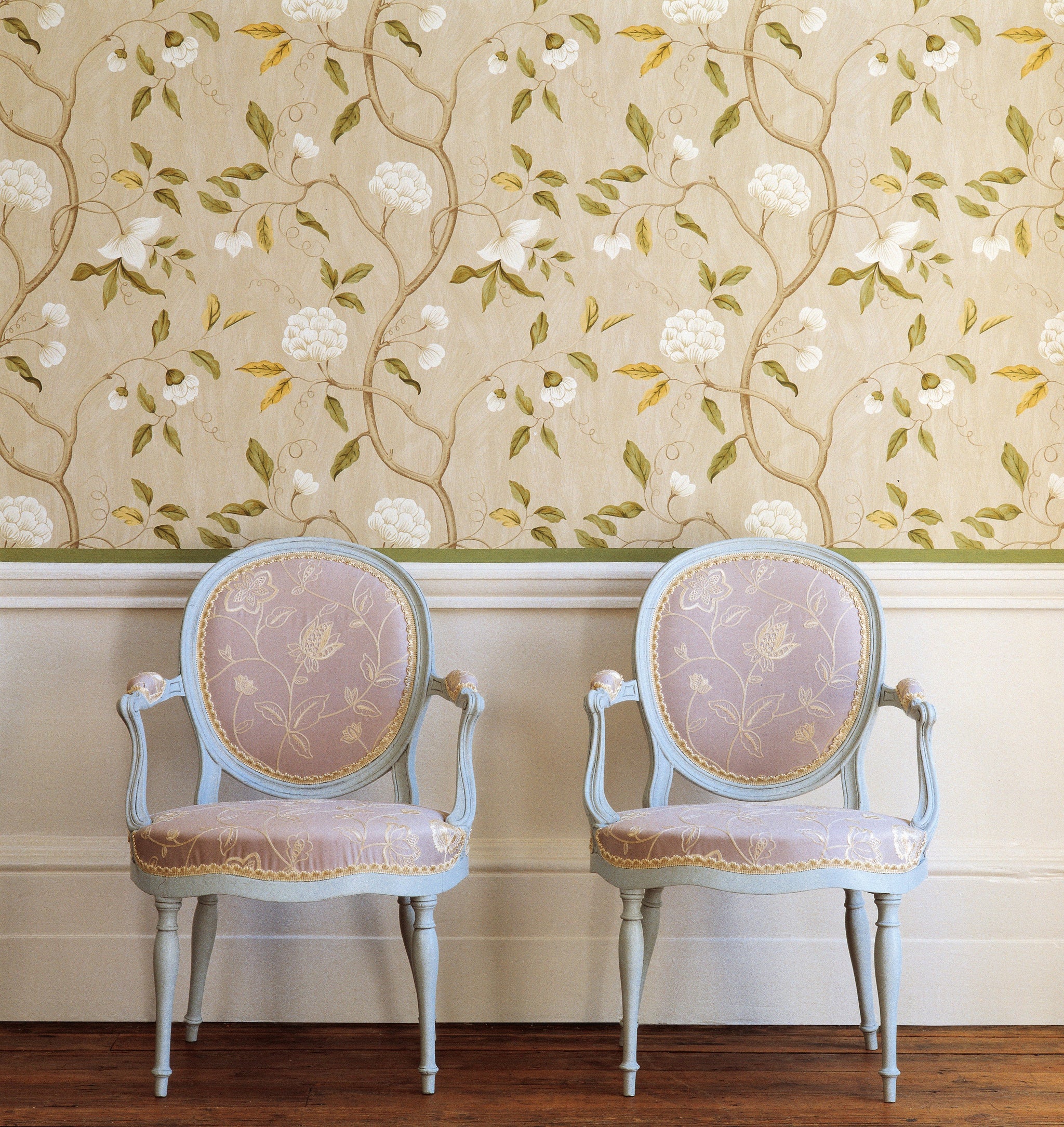 Colefax and Fowler Snow Tree Wallpaper