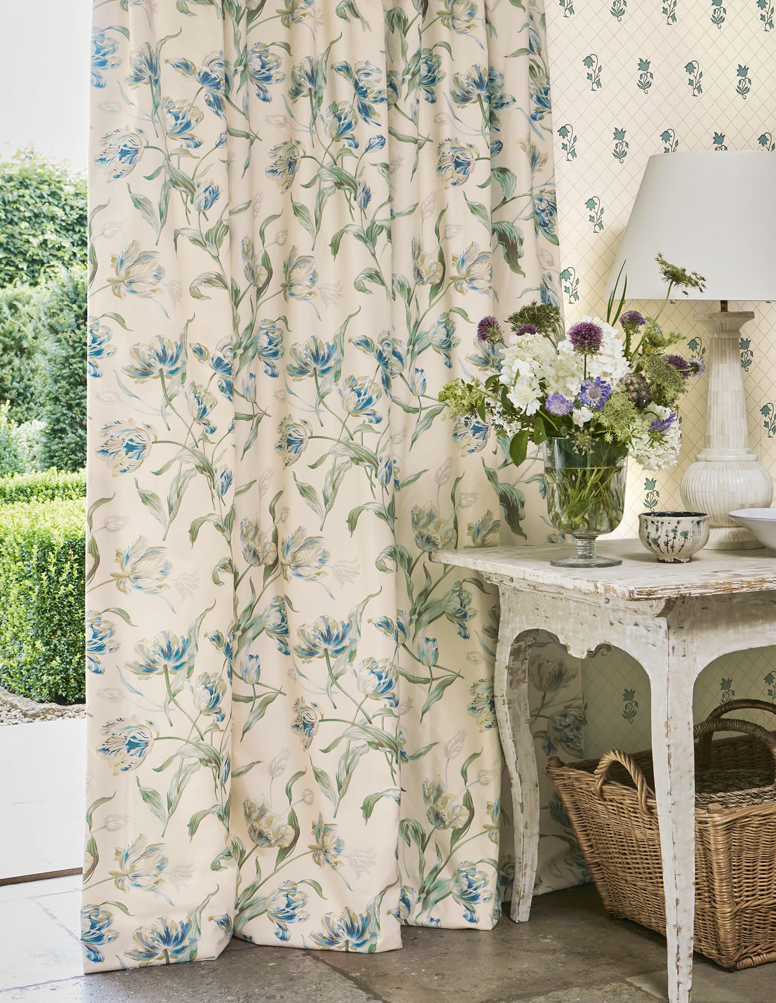 Colefax and Fowler Primavera Fabric