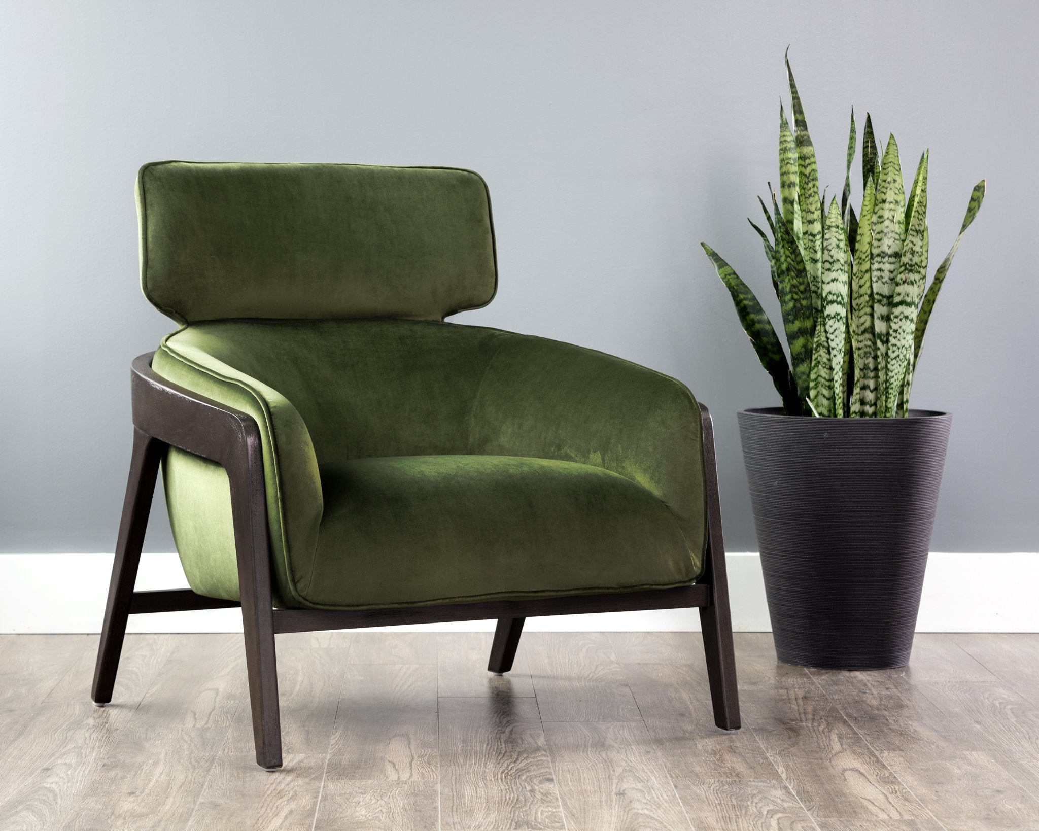 Sunpan Maximus Lounge Chair