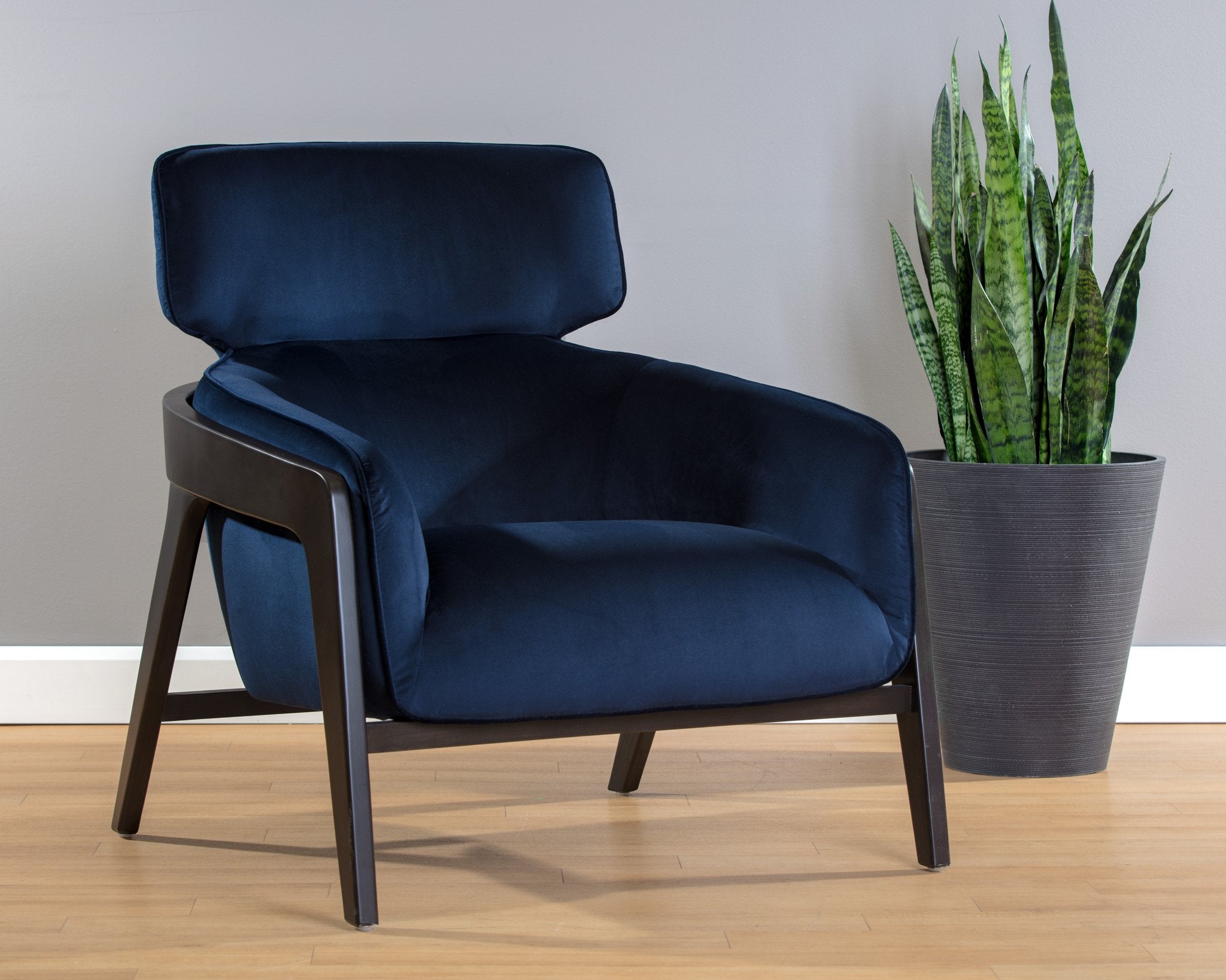 Sunpan Maximus Lounge Chair