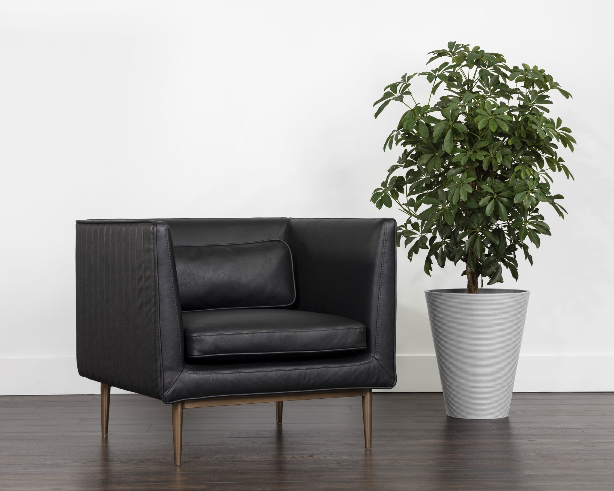 Sunpan Batavia Armchair Vintage Black