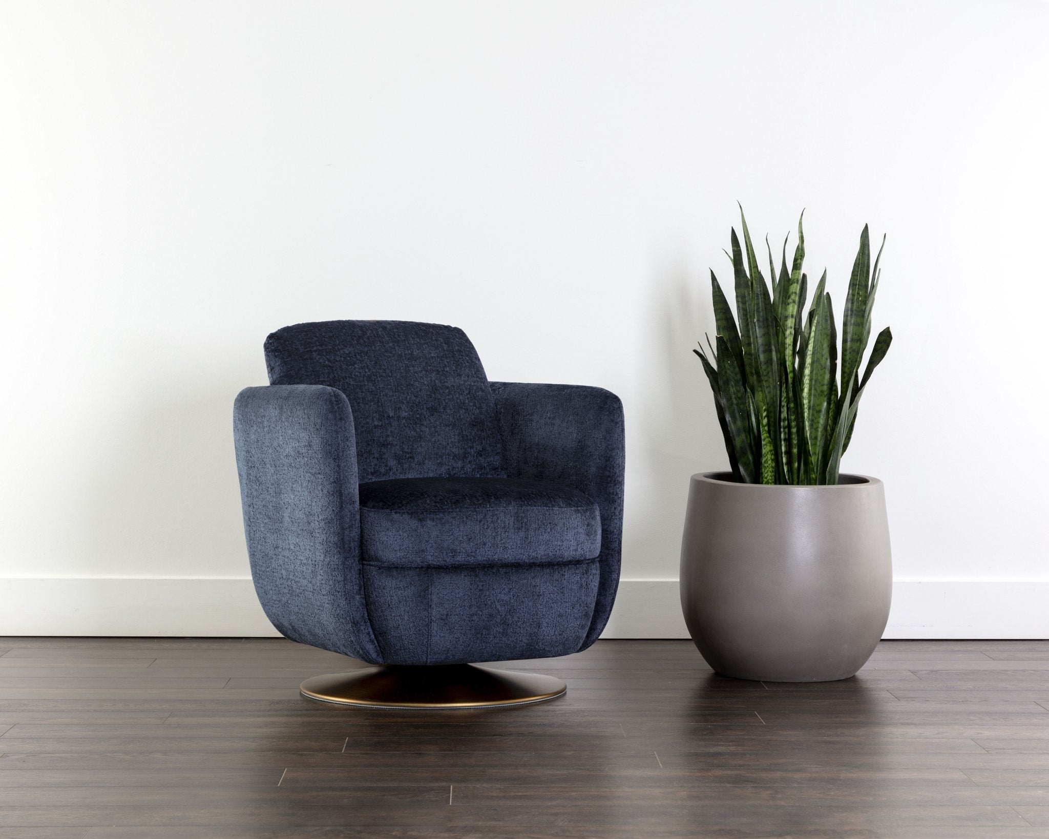Sunpan Gilley Swivel Lounge Chair