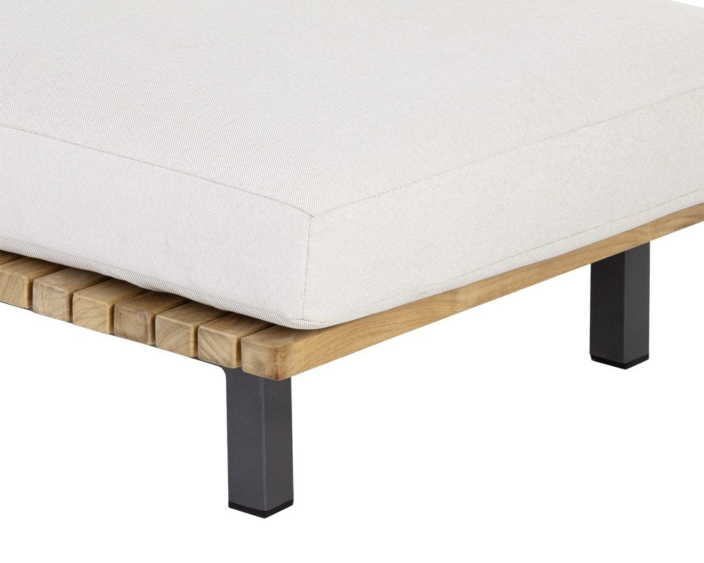 Sunpan Geneve Lounger Palazzo Cream