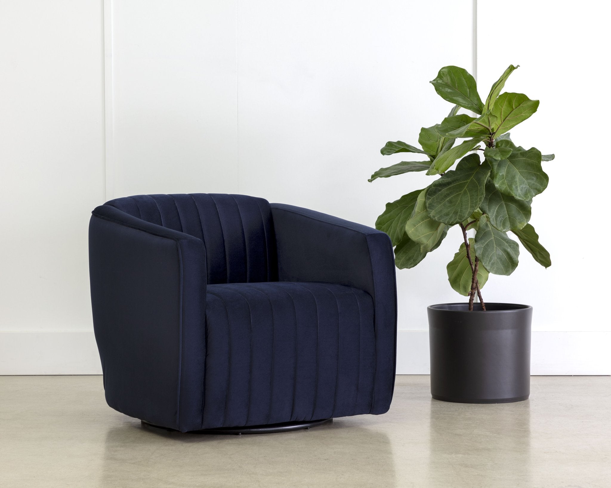 Sunpan Garrison Swivel Lounge Chair
