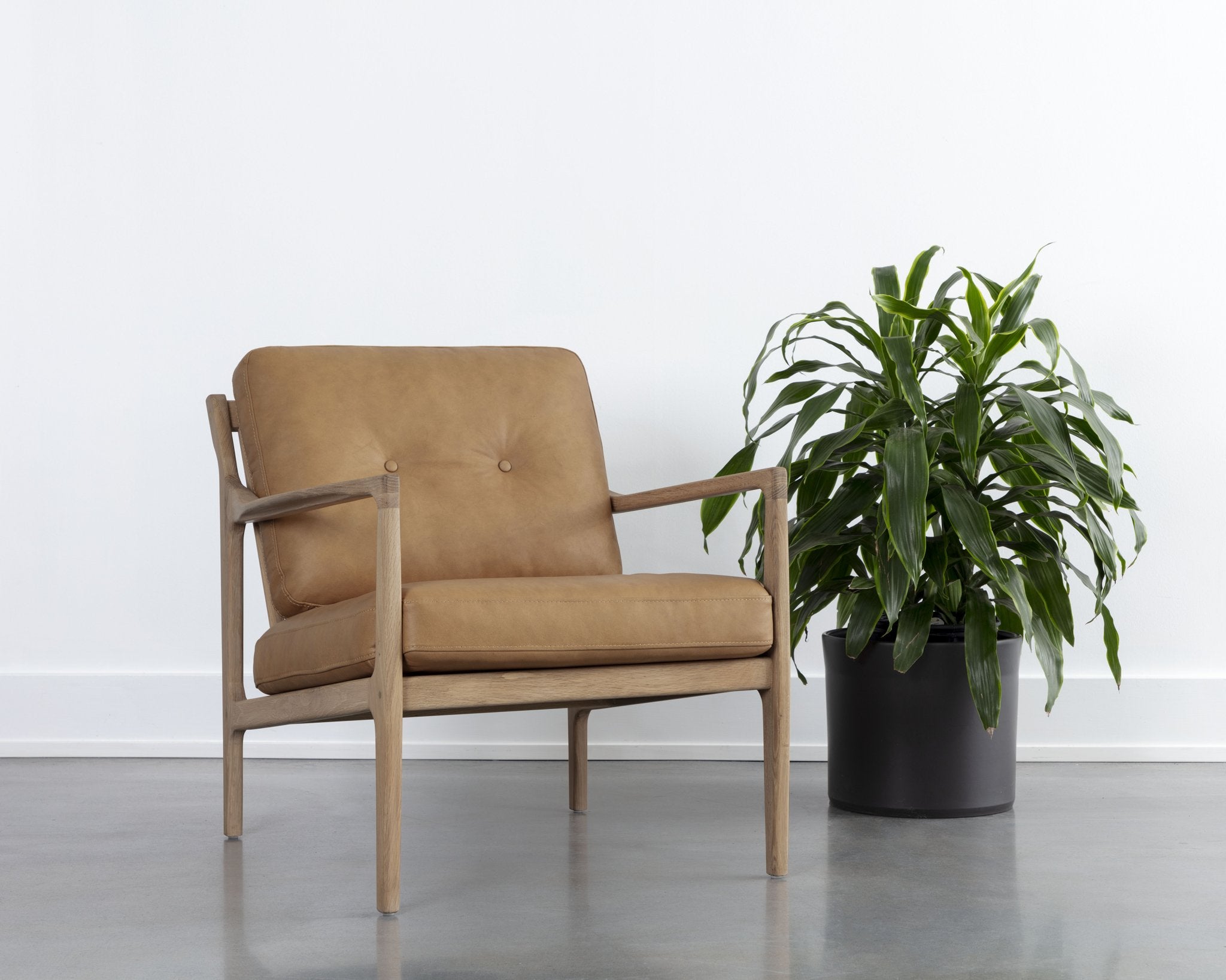 Sunpan Gilmore Lounge Chair