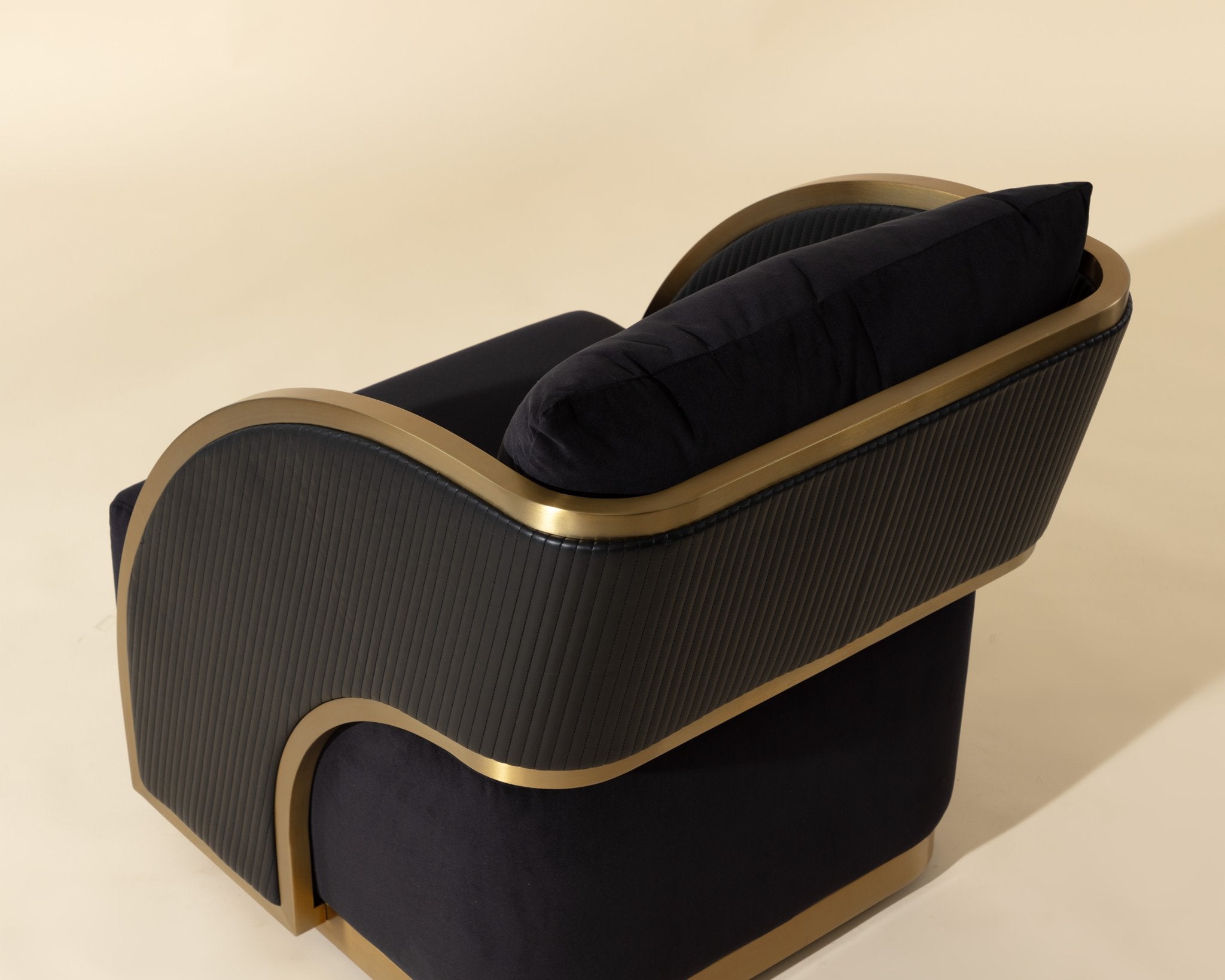 Sunpan Baz Swivel Lounge Chair Abbington Black / Napa Black