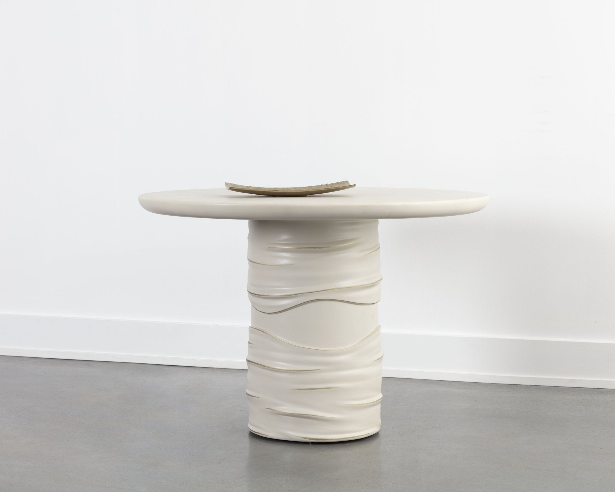 Sunpan Alanya Dining Table Round 44"