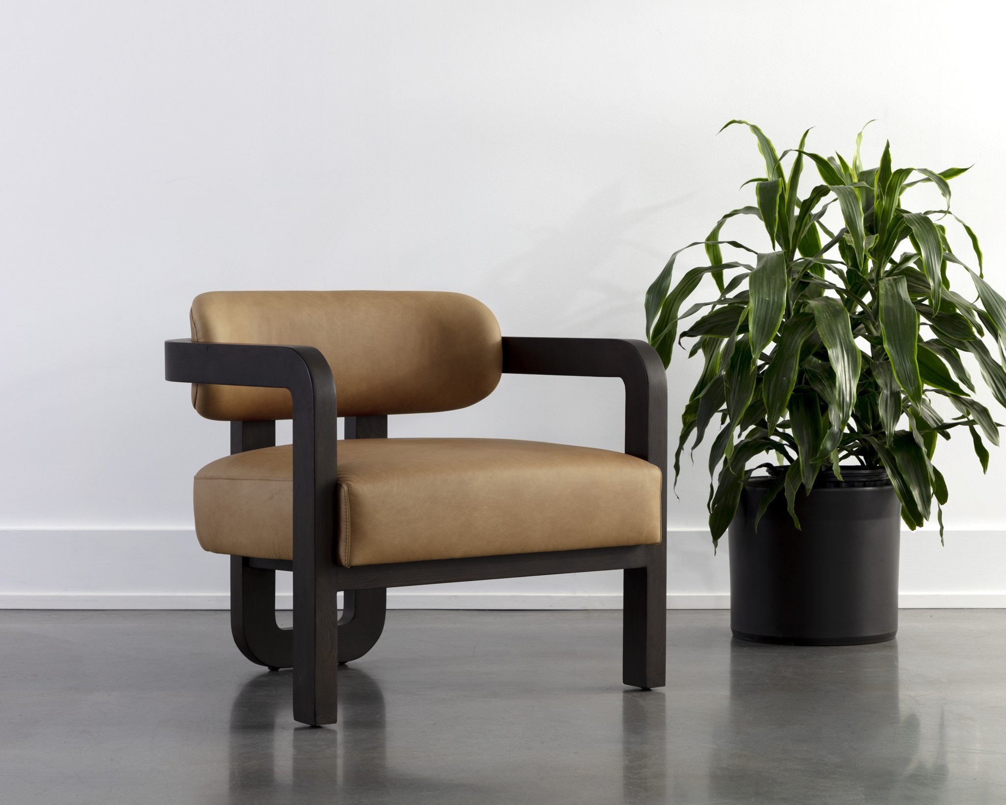 Sunpan Madrone Lounge Chair Brown Ludlow Sesame Leather