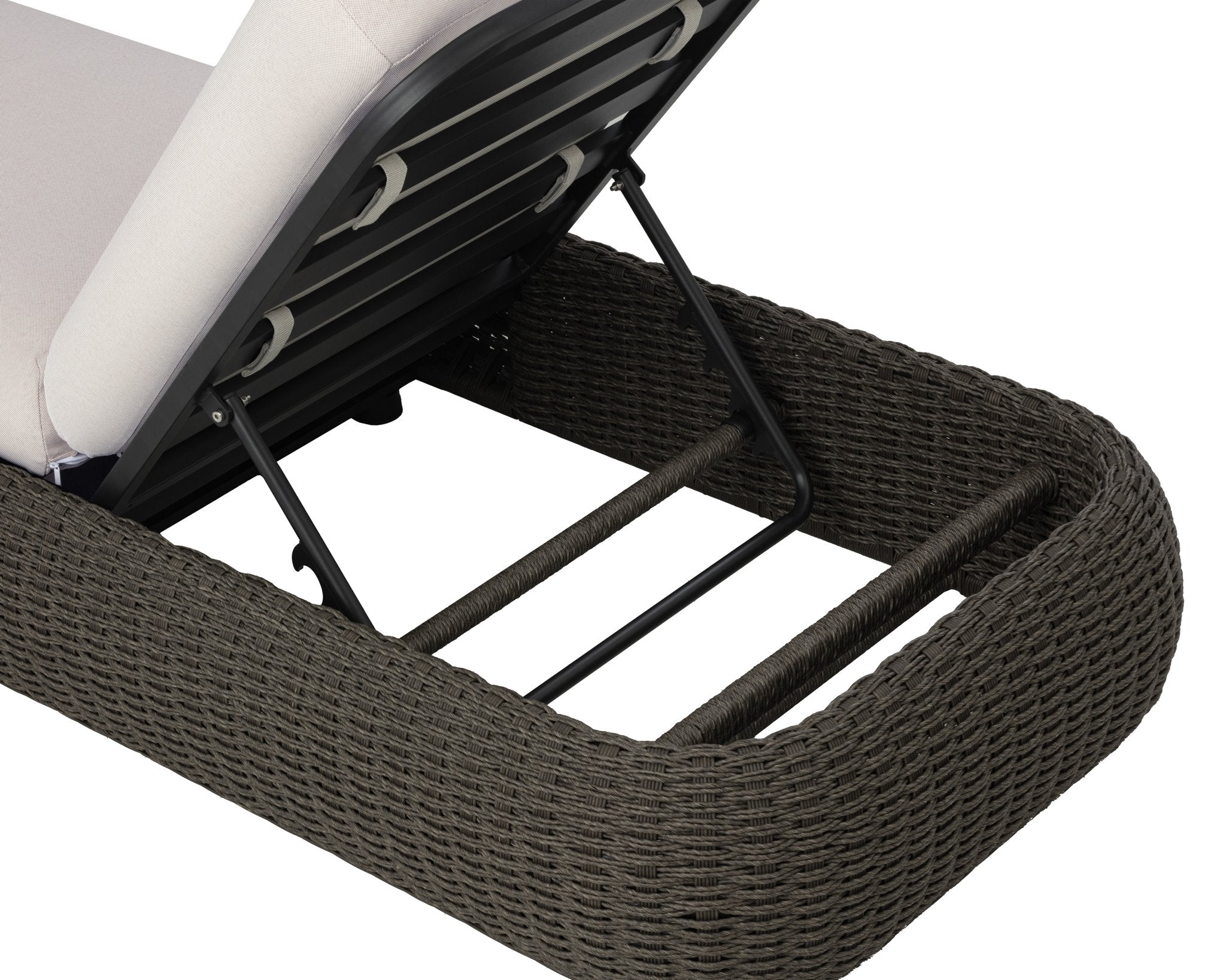 Sunpan Barcelona Lounger