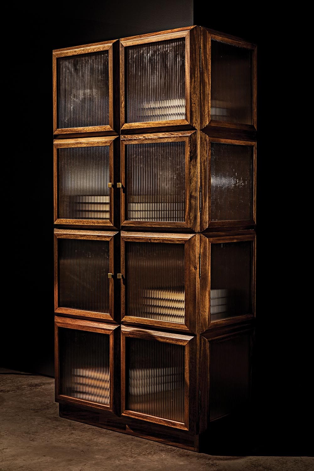Noir Collins Hutch, White Oak