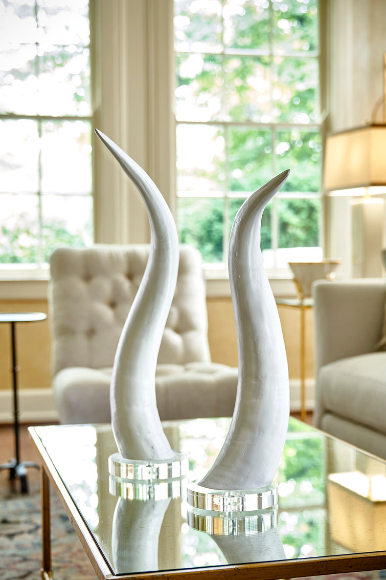 Chelsea House Decorative White Horns, Set of 2