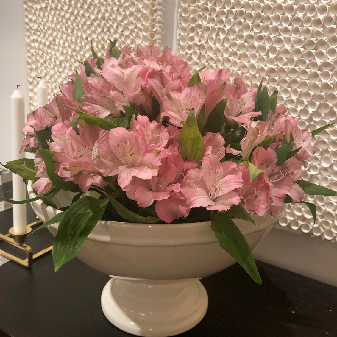 Chelsea House Pedestal Centerpiece White