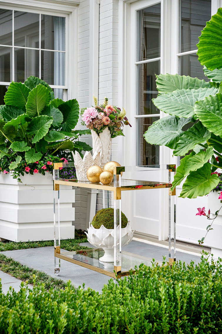 Chelsea House White Leaf Vase