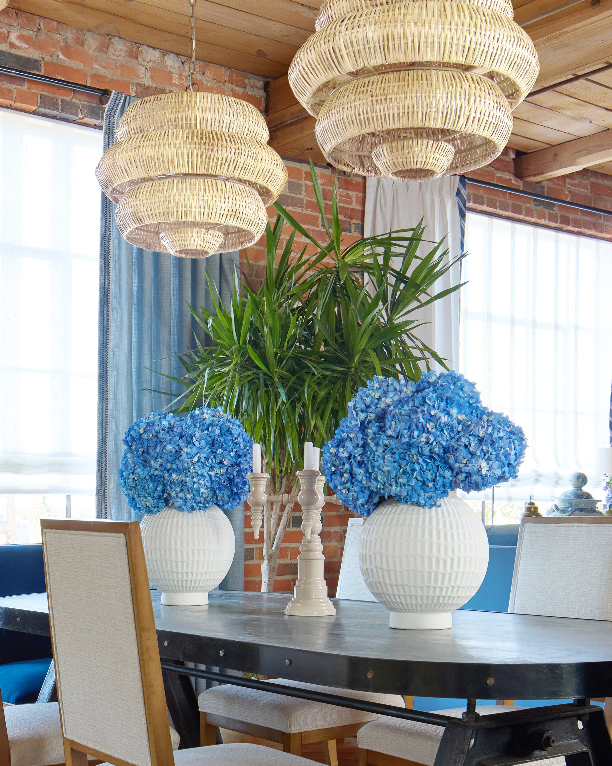 Currey & Company Antibes Small White Chandelier