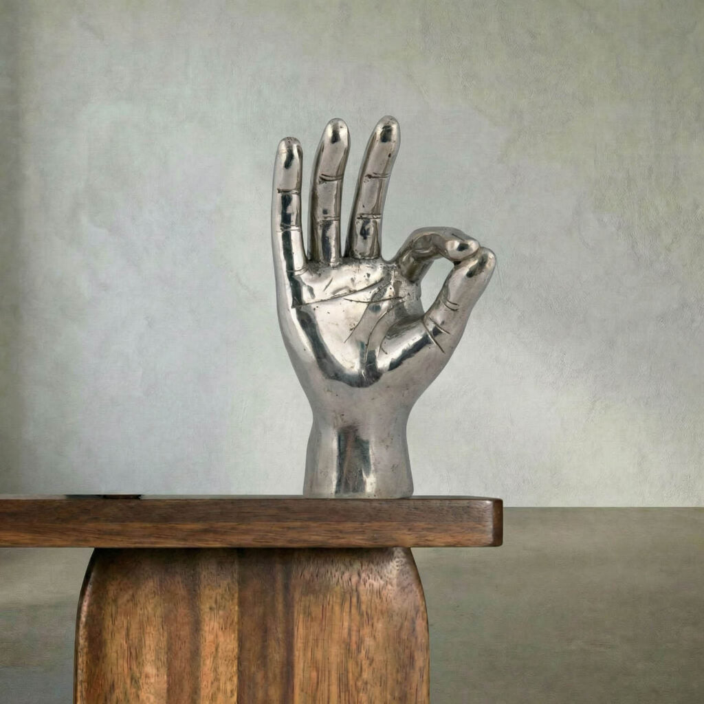 Noir Ok Sign, Brass
