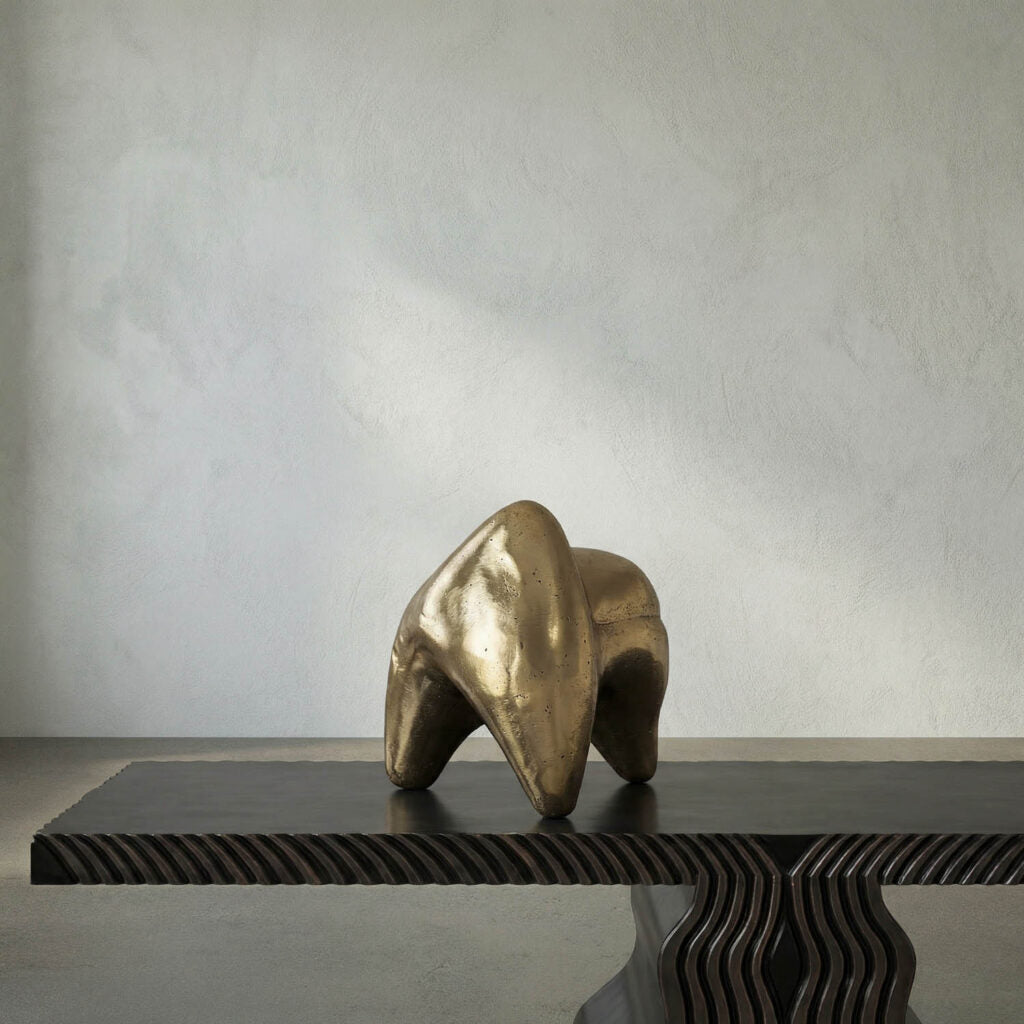 Noir Alien, Brass