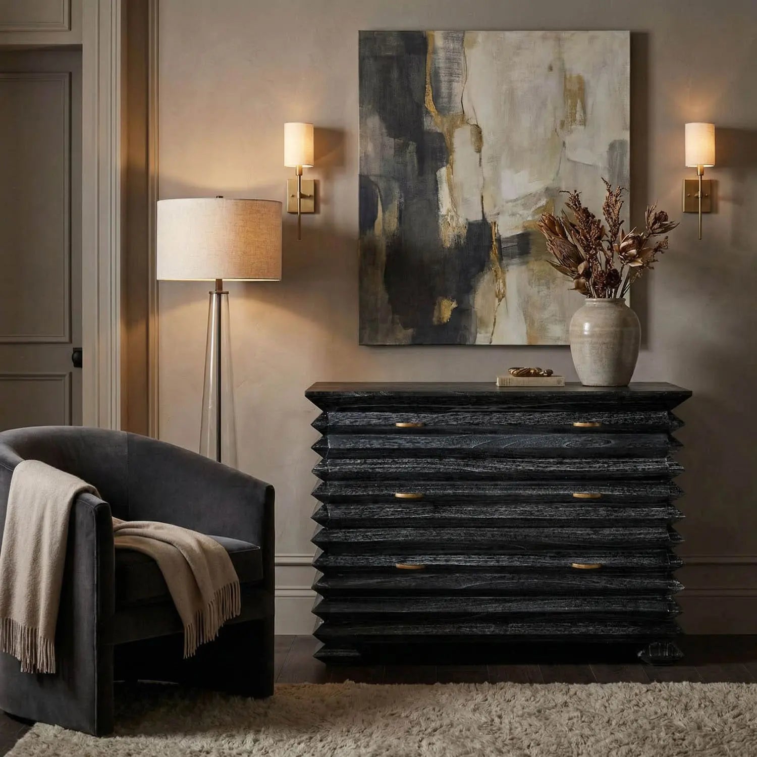 Noir Tiago Chest