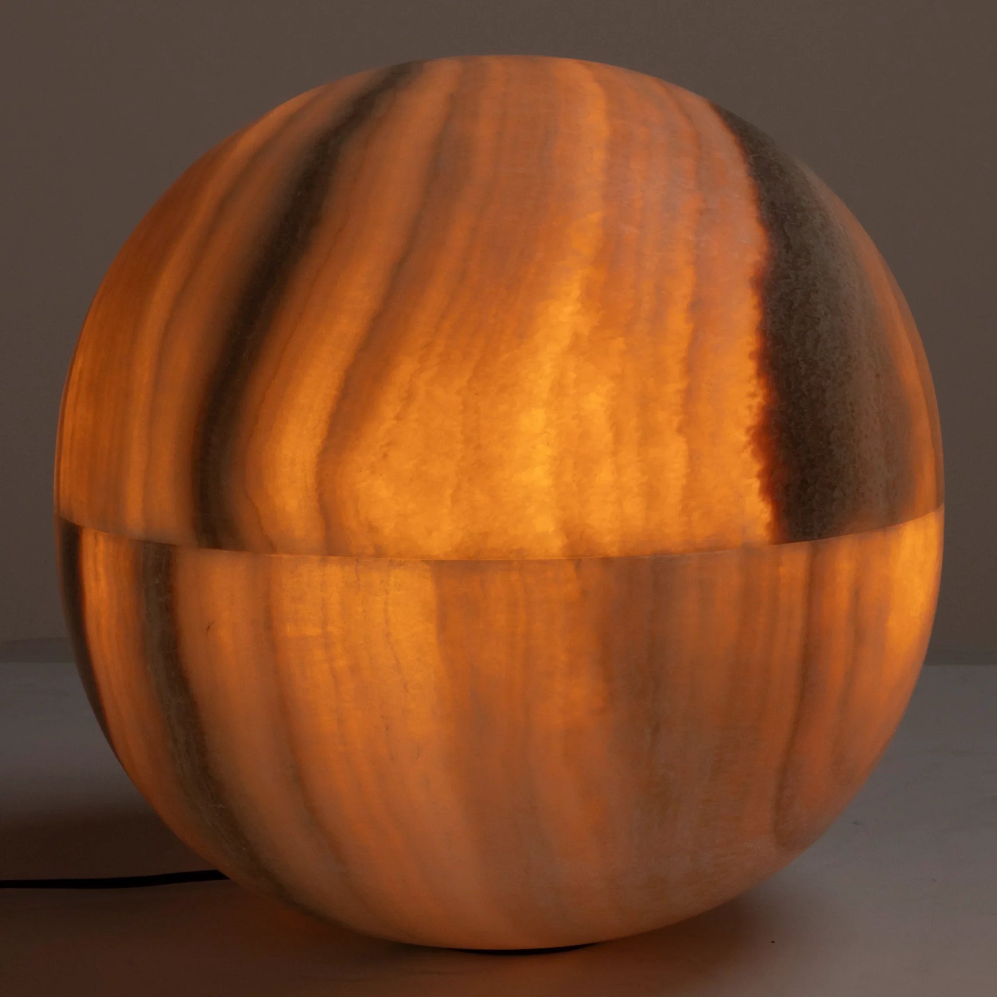Noir Onyx Globe