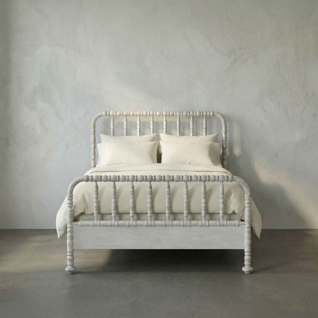Noir Bachelor Bed, Queen, White Wash