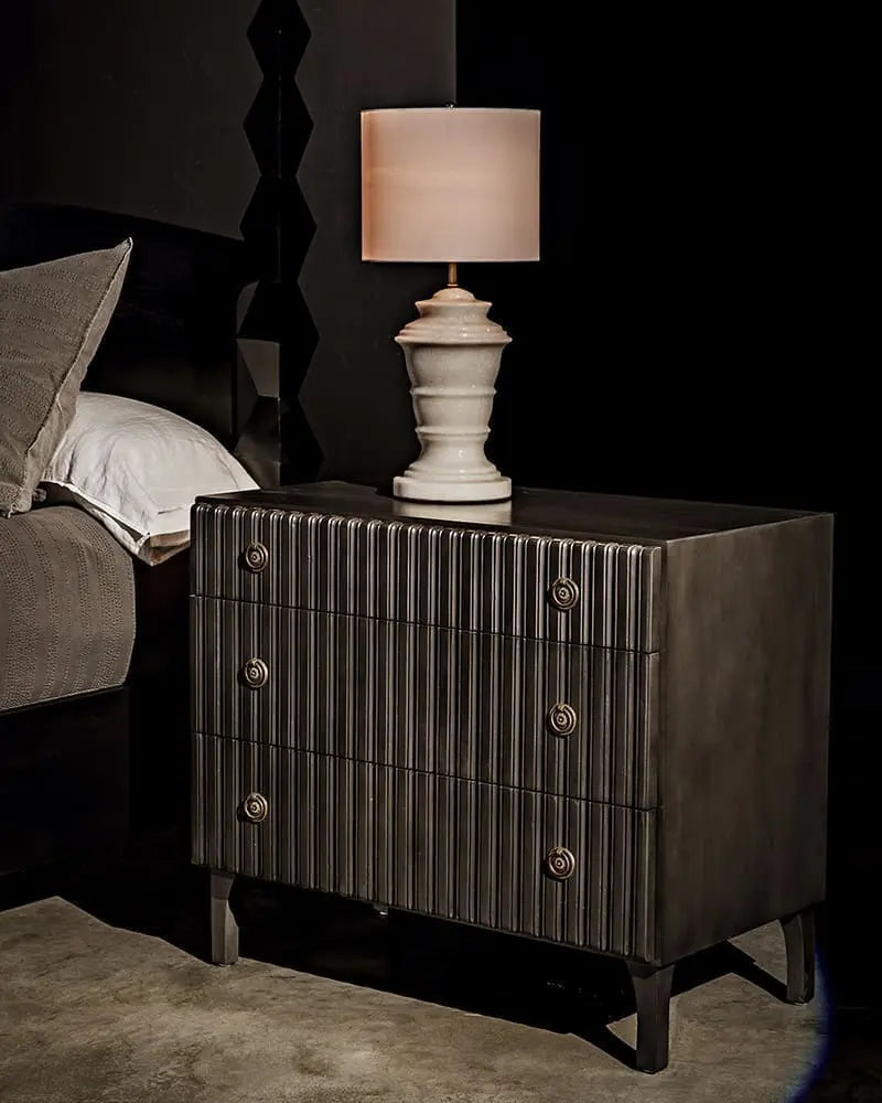 Noir Daryl Dresser