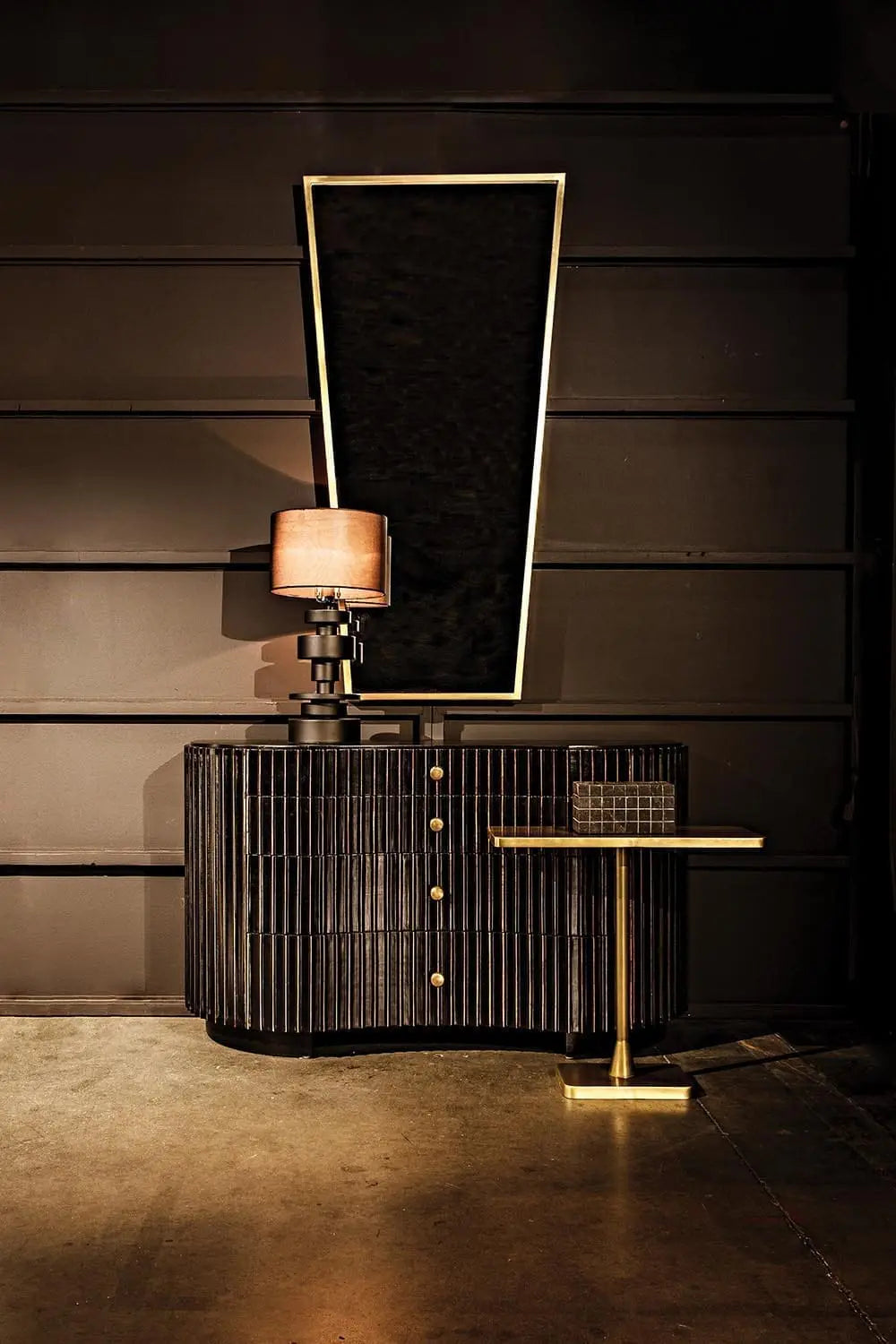 Noir Irene Dresser