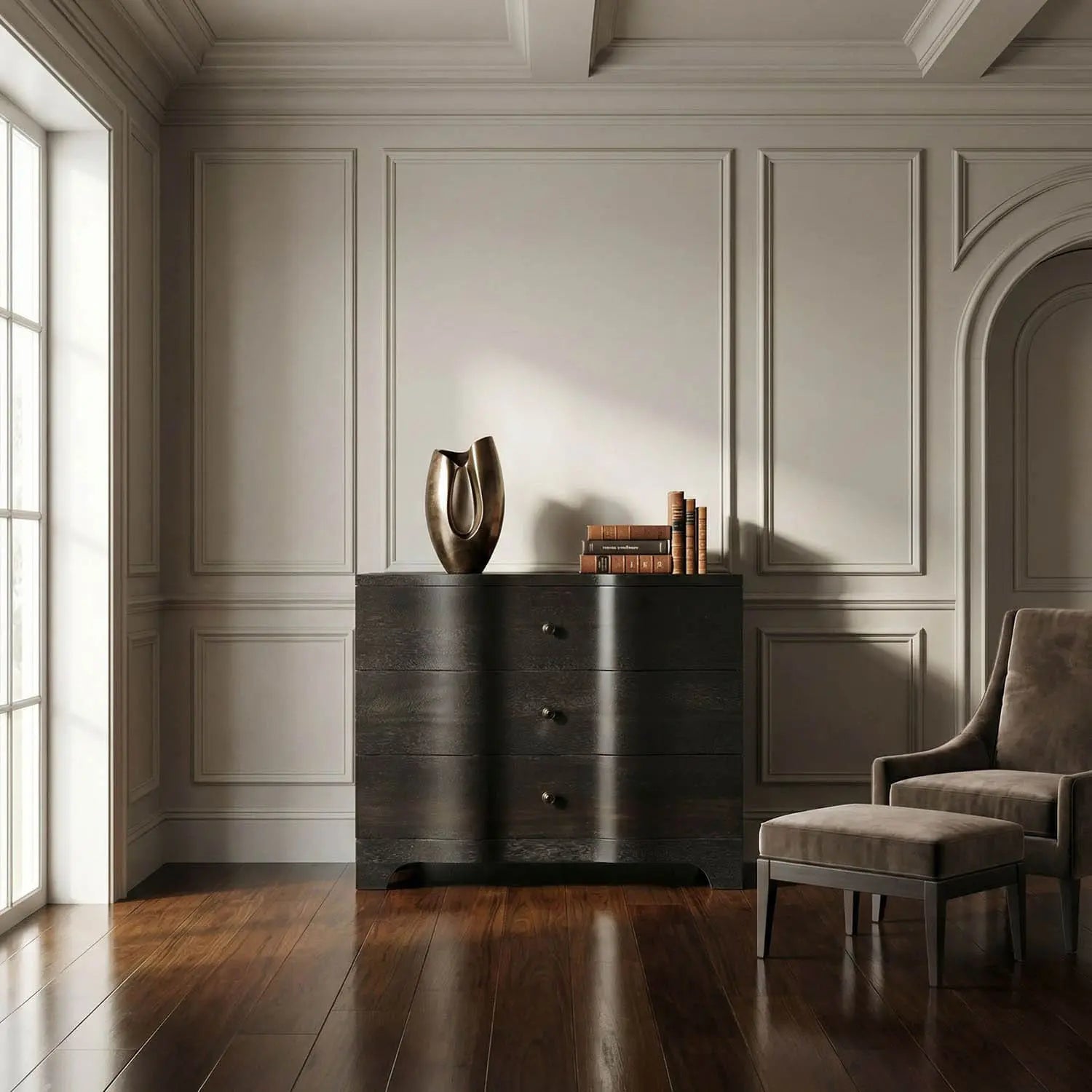Noir Claudie Chest