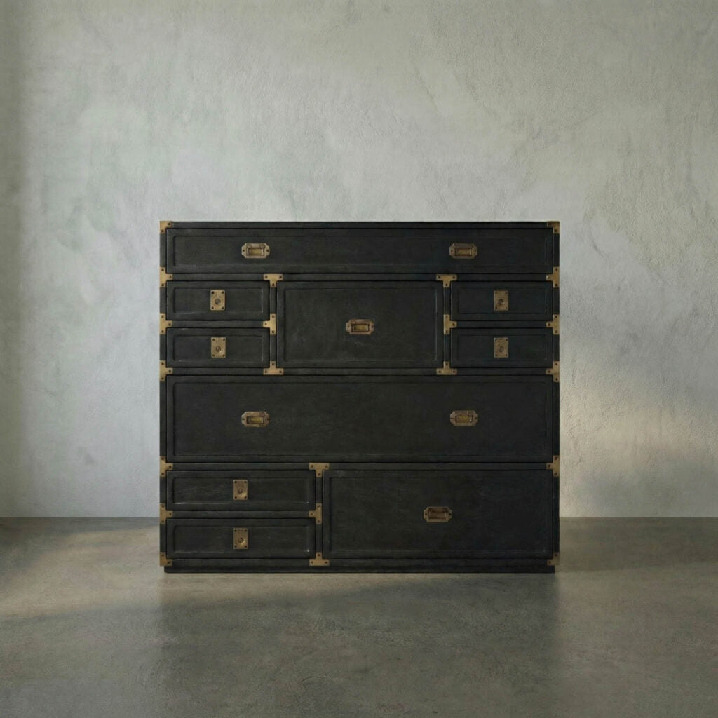 Noir Charles Chest, Pale