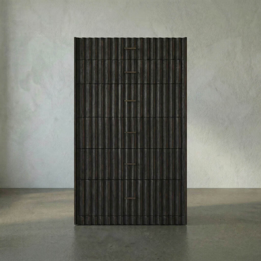 Noir Izzy Tallboy, Pale
