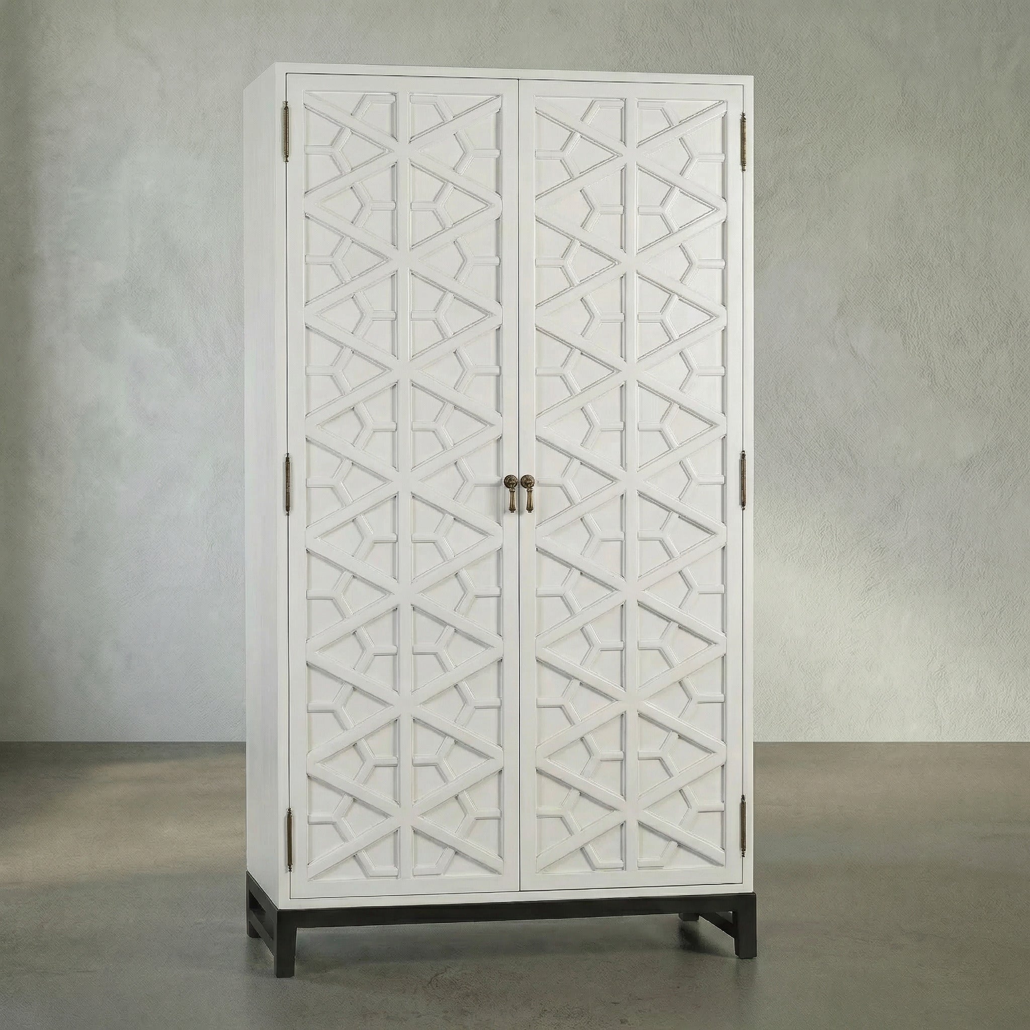 Noir Maharadscha Hutch, Pale