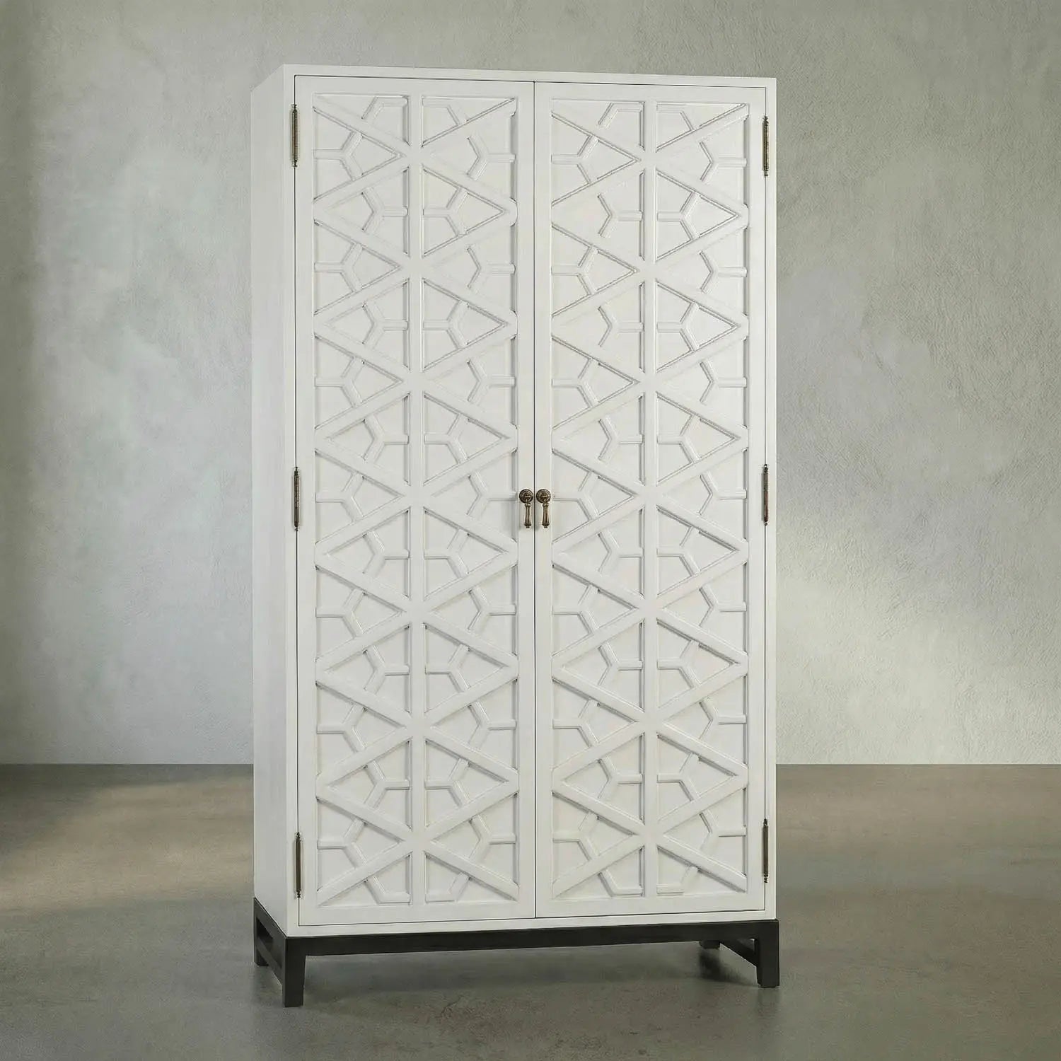 Noir Maharadscha Hutch, Pale