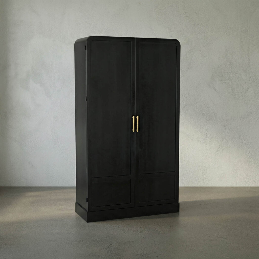 Noir Tresor Hutch