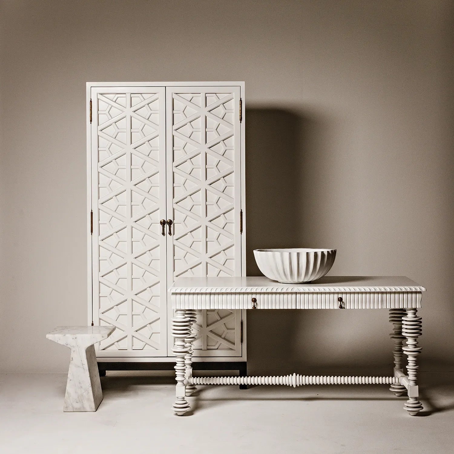 Noir Finn Side Table