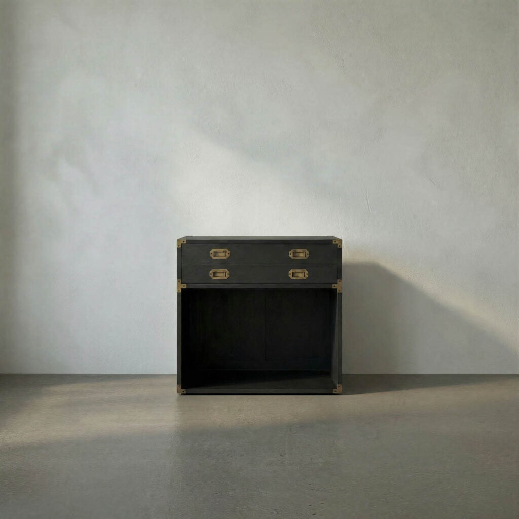 Noir Campaign Chest, Pale
