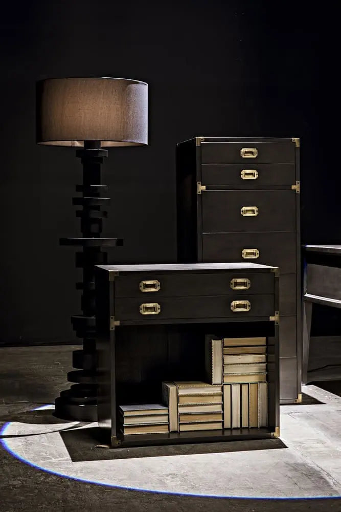 Noir Campaign Chest, Pale
