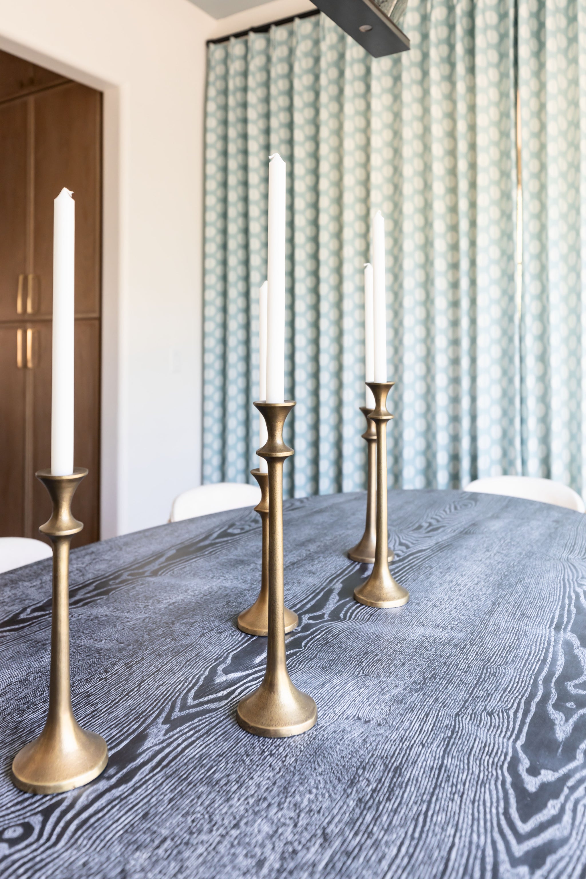 Worlds Away Jefferson Oval Dining Table