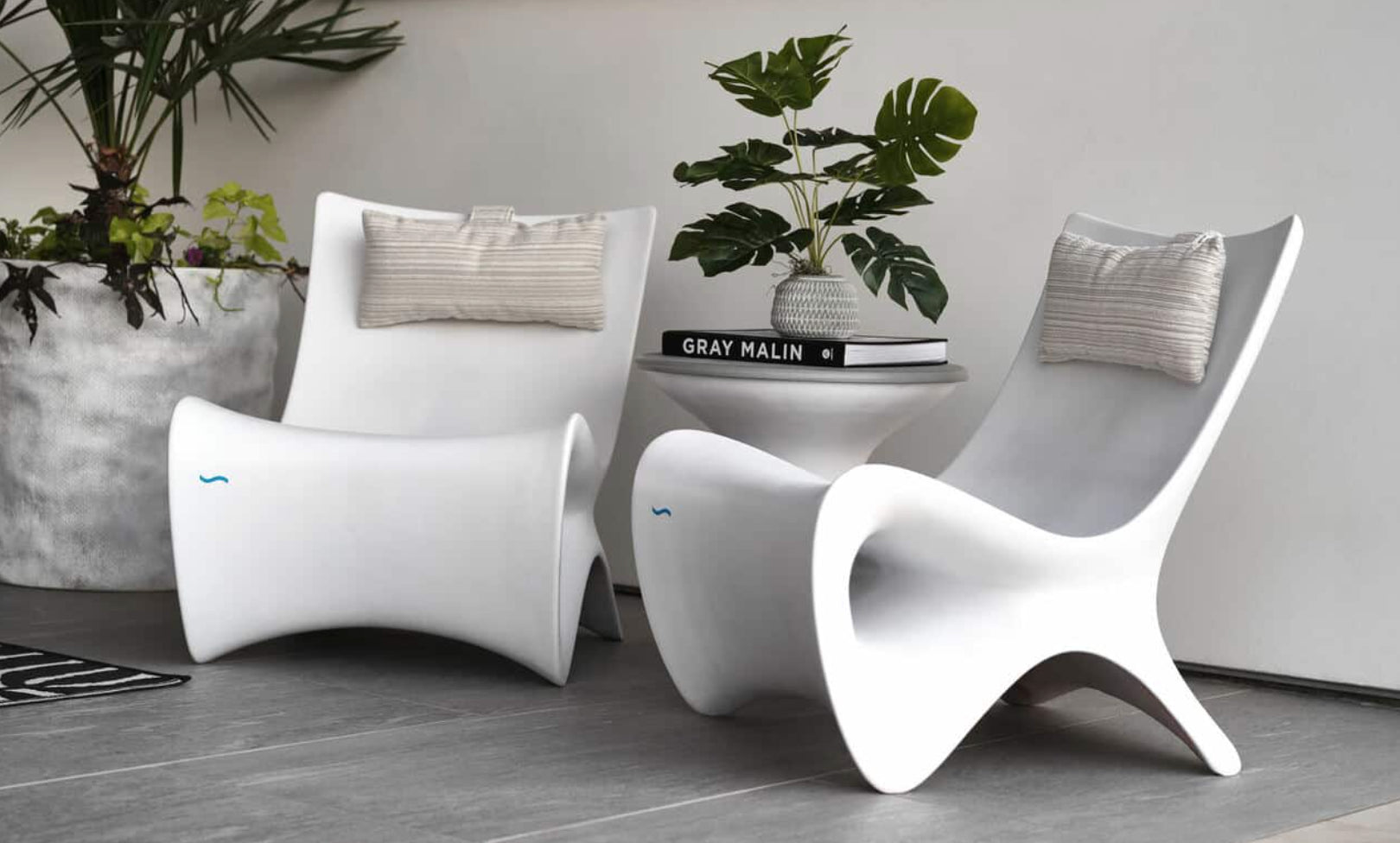 Ledge Lounger Autograph Chair