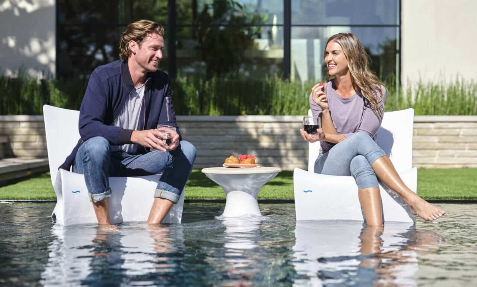 Ledge Lounger Autograph Chair