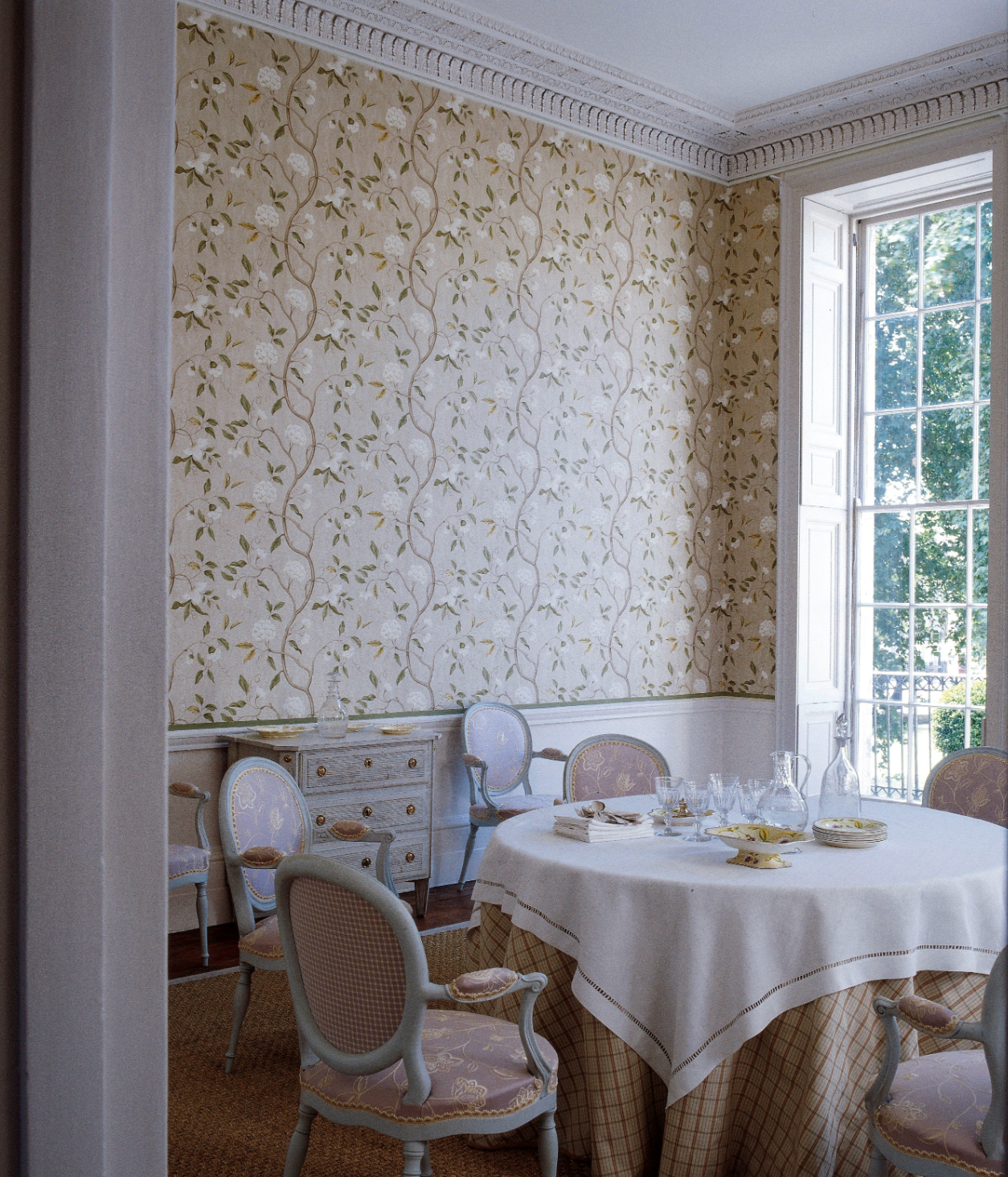 Colefax and Fowler Snow Tree Wallpaper