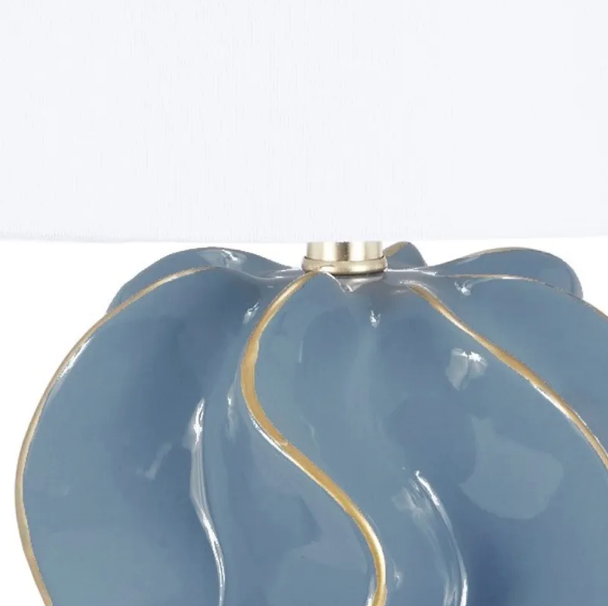Old World Designs Hannah Wave Lamp