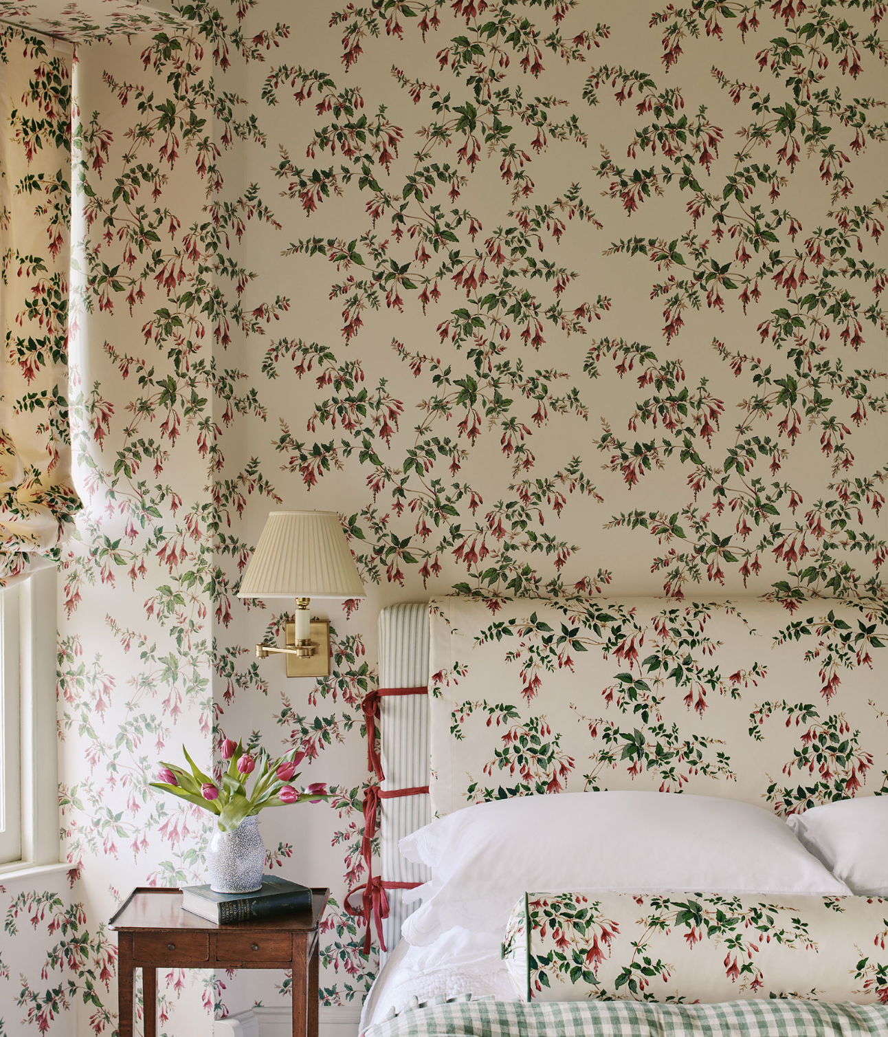 Colefax and Fowler Fuchsia Fabric
