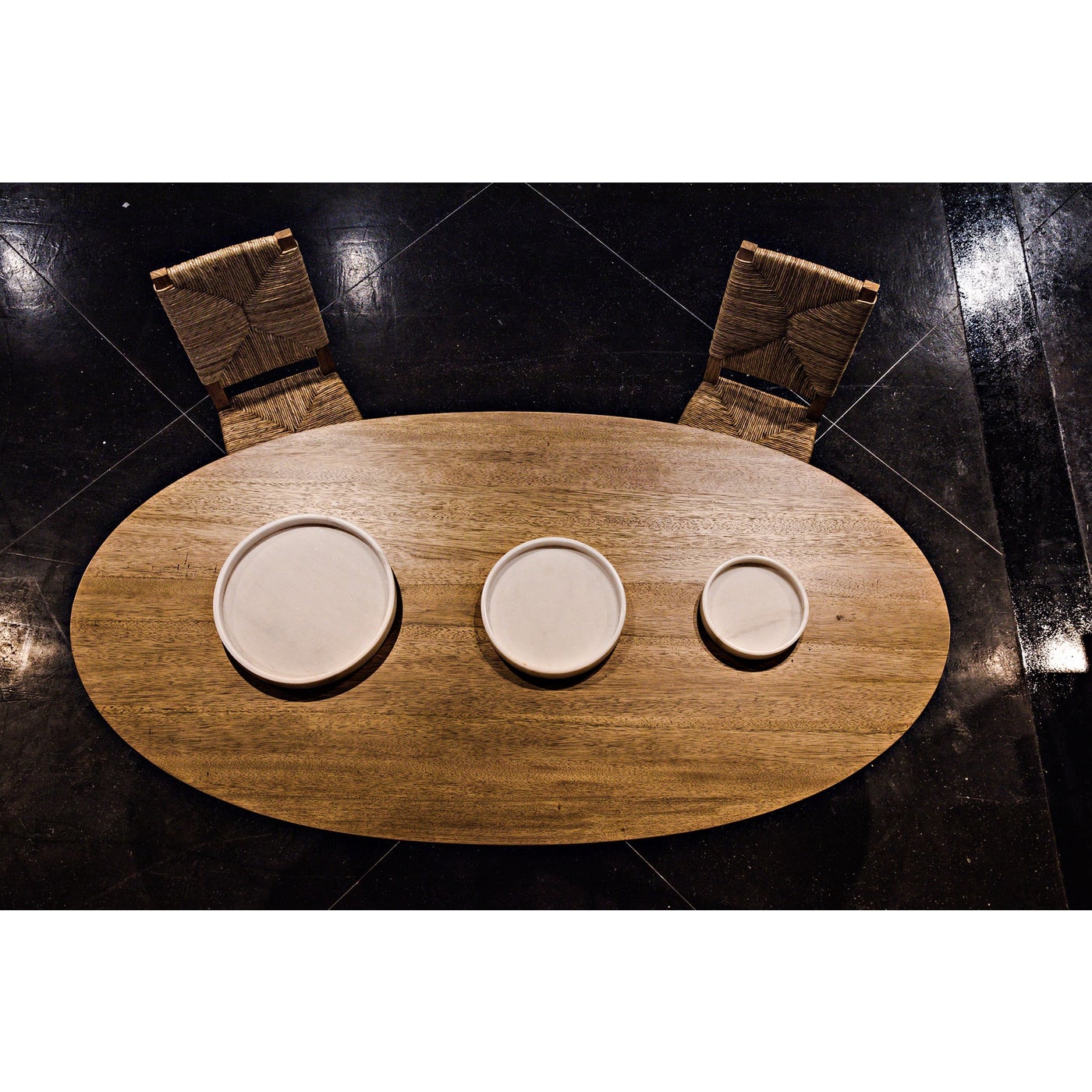 Noir 16" Round Tray