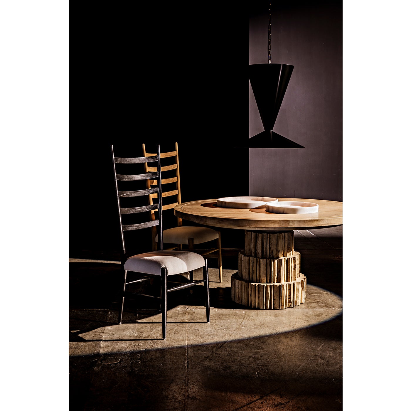 Noir 16" Round Tray