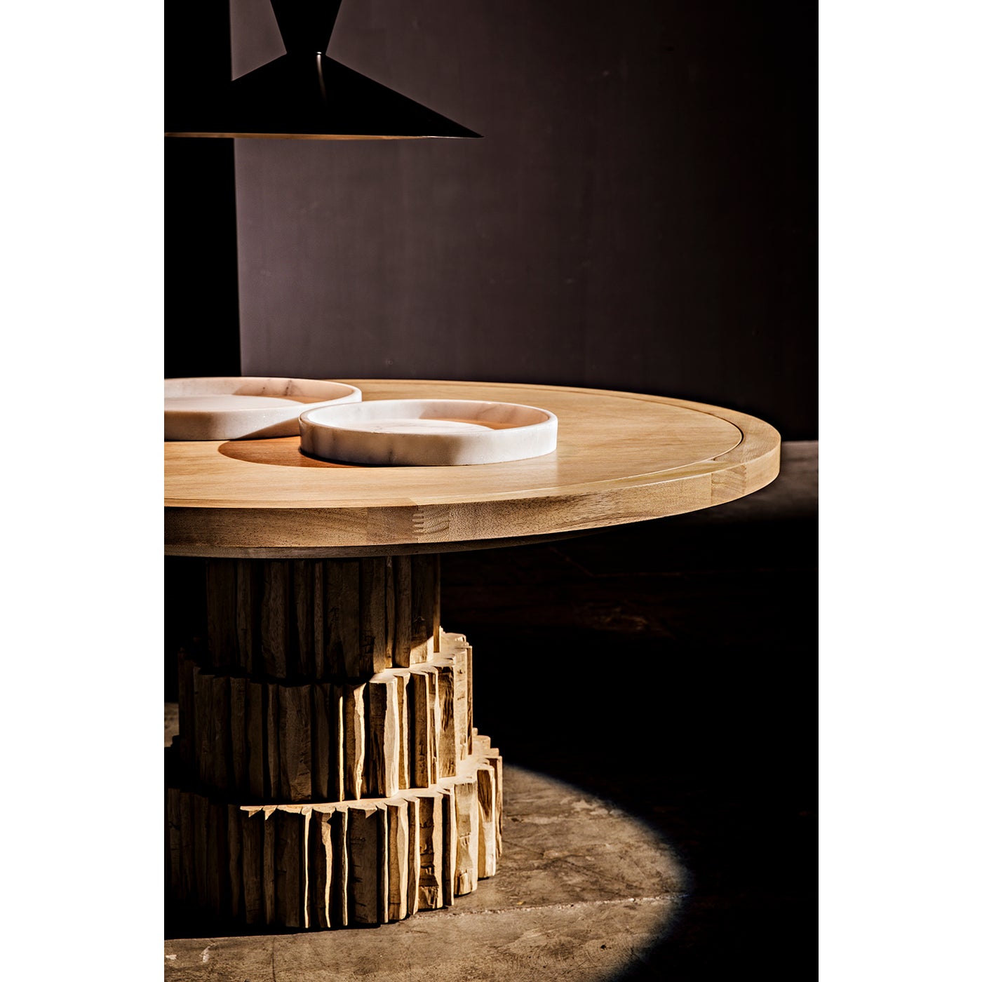 Noir 16" Round Tray