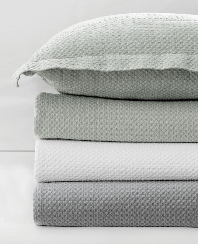 Bovi Dotty Matelassé Coverlet