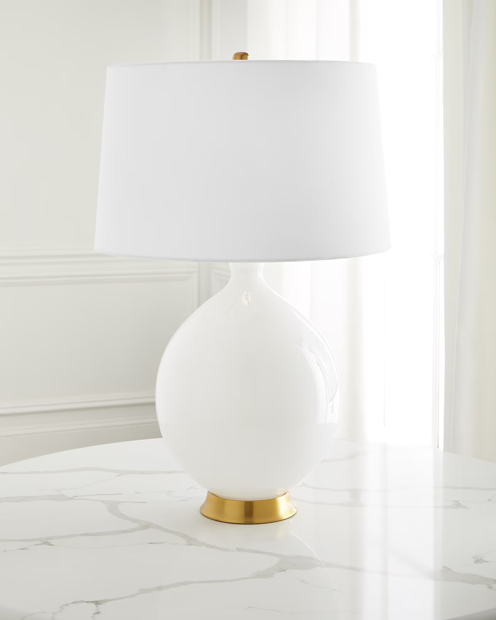 Old World Design Weston Round Glass Lamp