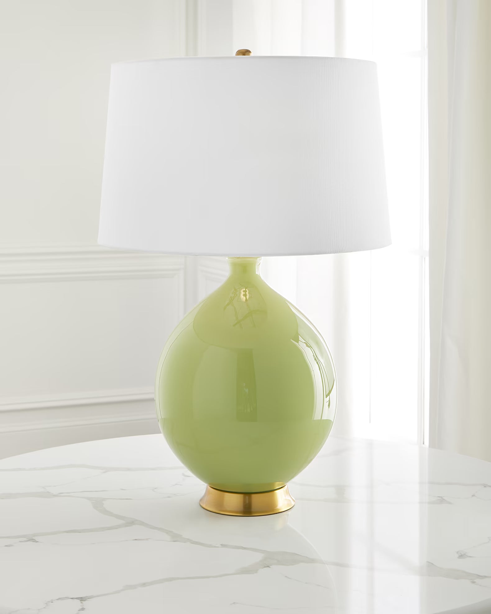 Old World Design Weston Round Glass Lamp