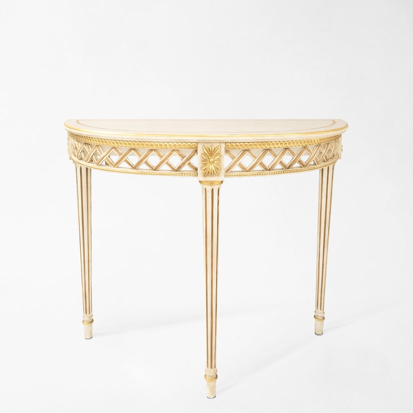 DC  Nadia White Console