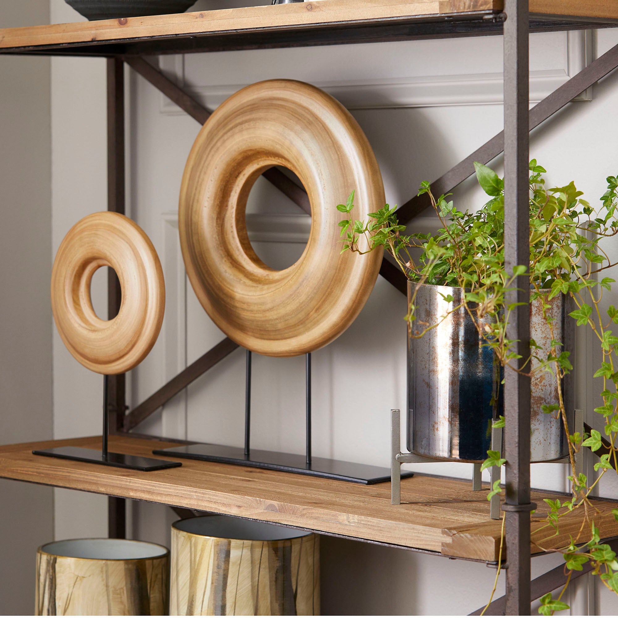 Large Redondo Wand By Cyan Design