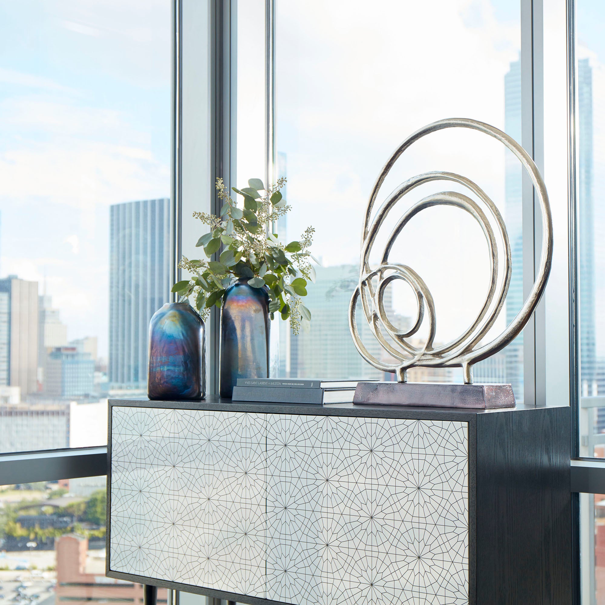 Lipsice Sculpture By Cyan Design